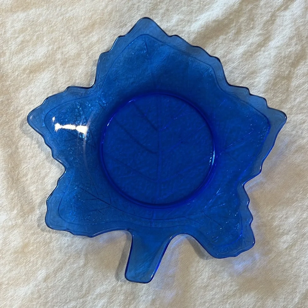 Blue Glass Leaf Plate